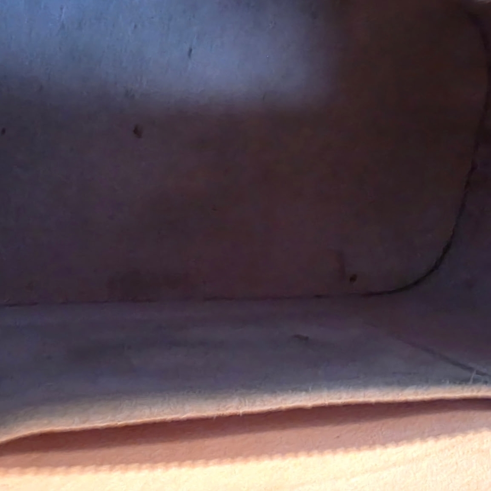 Louis Vuitton Alma Epi BB - Picture 9 of 13